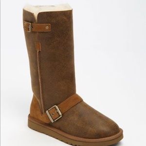 UGG Australia Classic Tall Dylan boots color chestnut so. 6